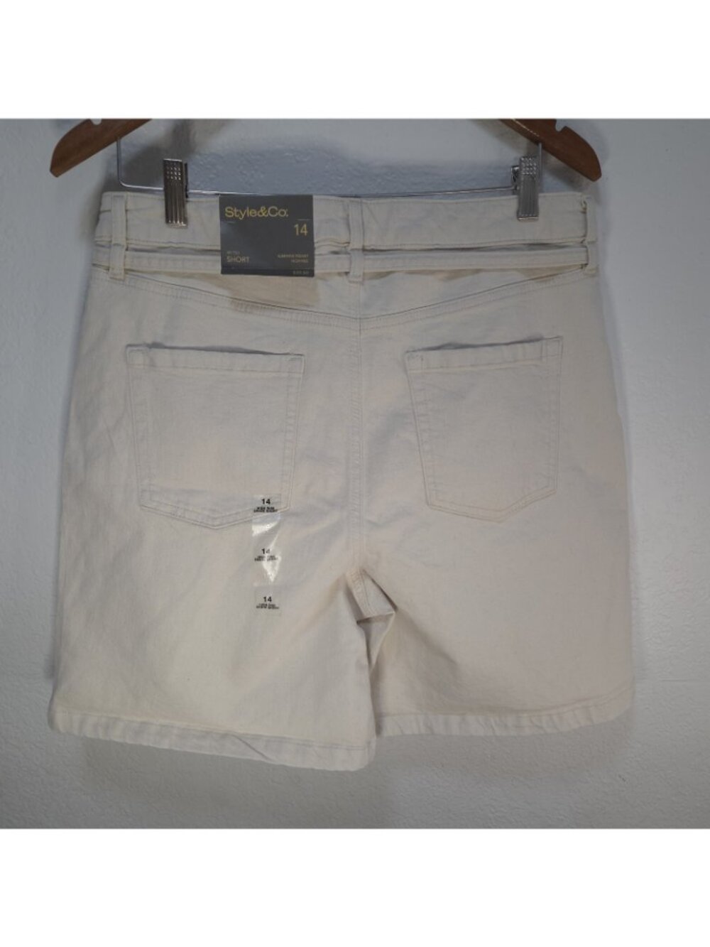 Style&Co. Womens Size 14 Cream Belted Shorts High Rise Slimming Pocket - Picture 2 of 16